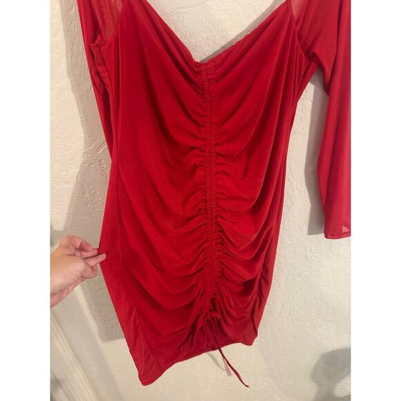 NWT Prettylittlething Plus Size Ruched Bardot Red Dress - Picture 5 of 8